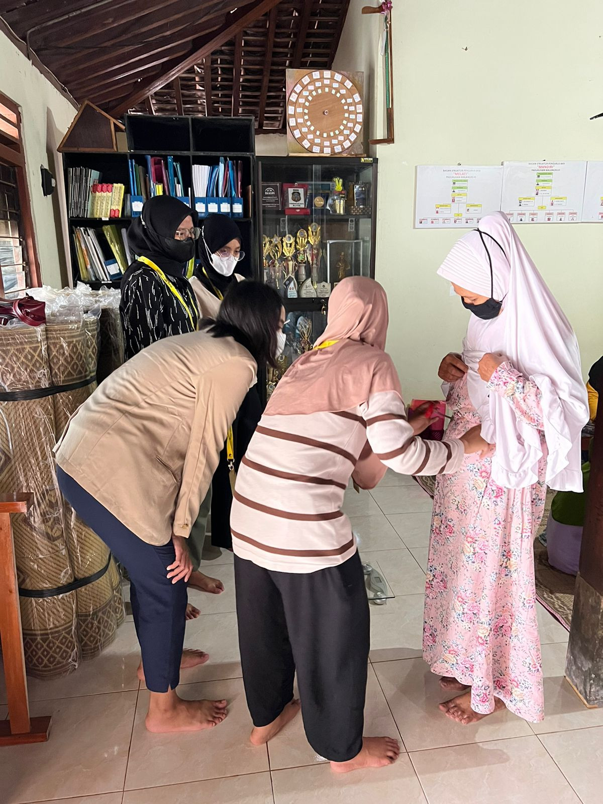 pengukuran lingkar perut