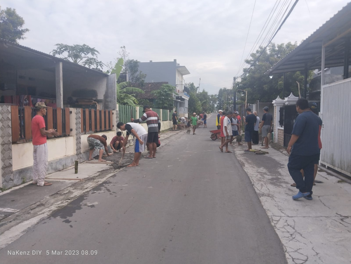 Dipantau oleh Bapak Rt setempat