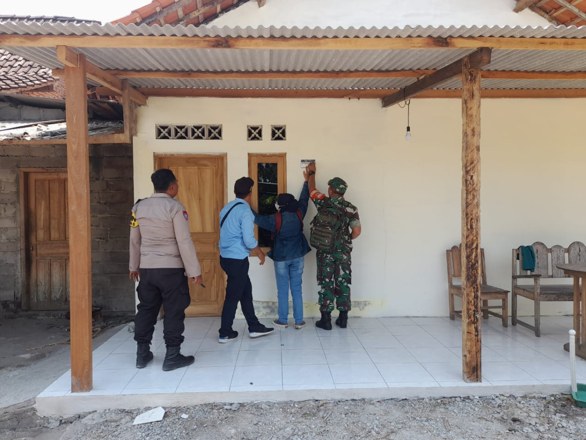 Pemasangan Plakat RTLH tahun 2023