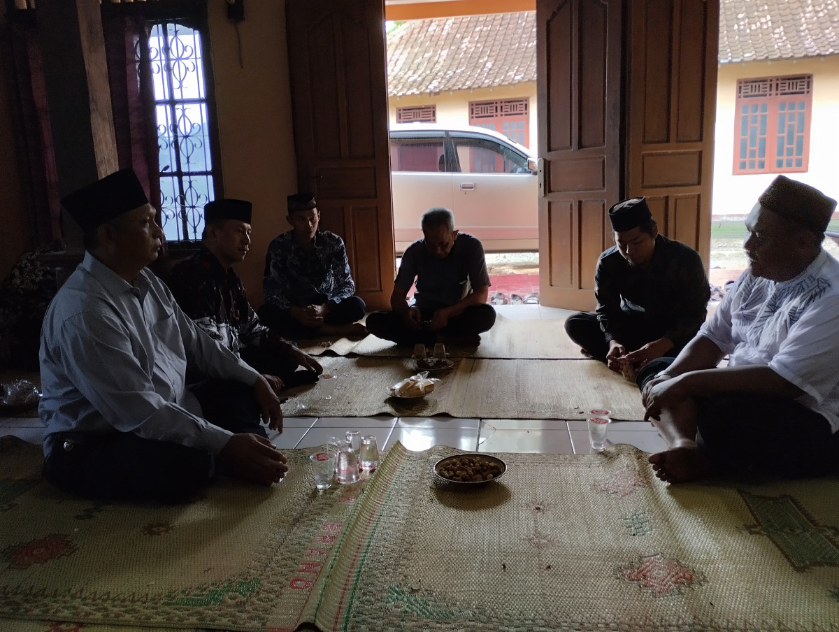 Takziah Keluarga Bhabinkamtibmas Wedomartani