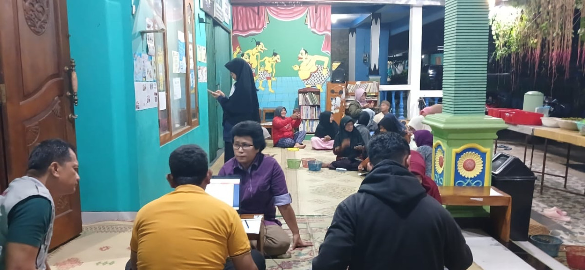 Jemput Bola Aktifasi IKD di Padukuhan Gedongan Lor