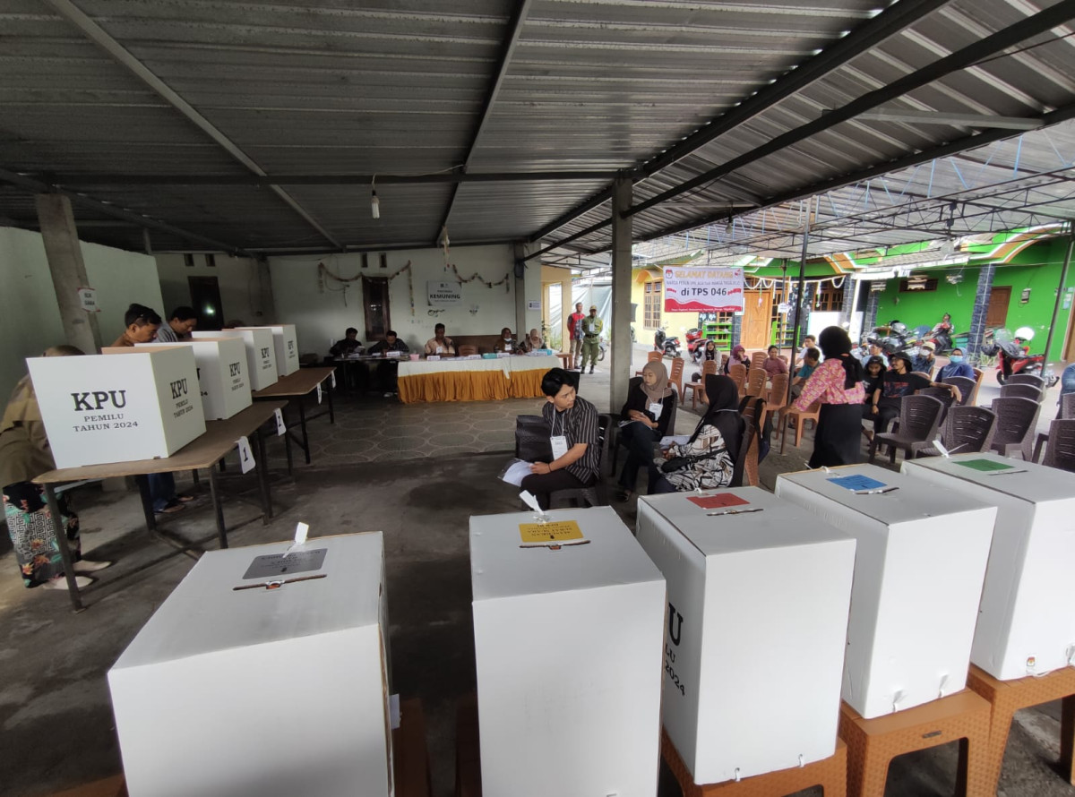 Proses pemungutan dan perhitungan suara untuk pemilihan Presiden RI dan Legistatif tahun 2024 di TPS 46 Wedomartani