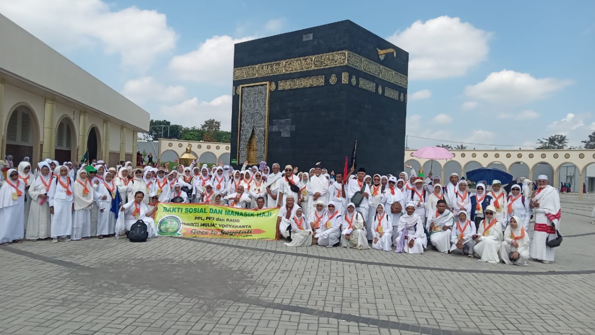 Lansia Mukti Mulia Bakungan wedomartani latihan manasik haji