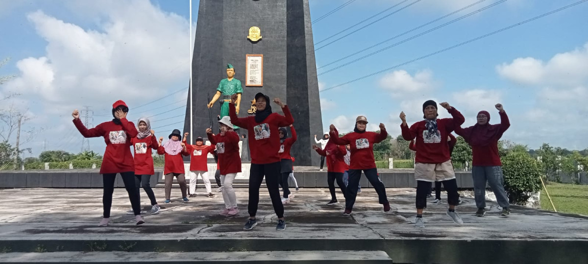 Senam sehat seneng ibu ibu padukuhan Bakungan