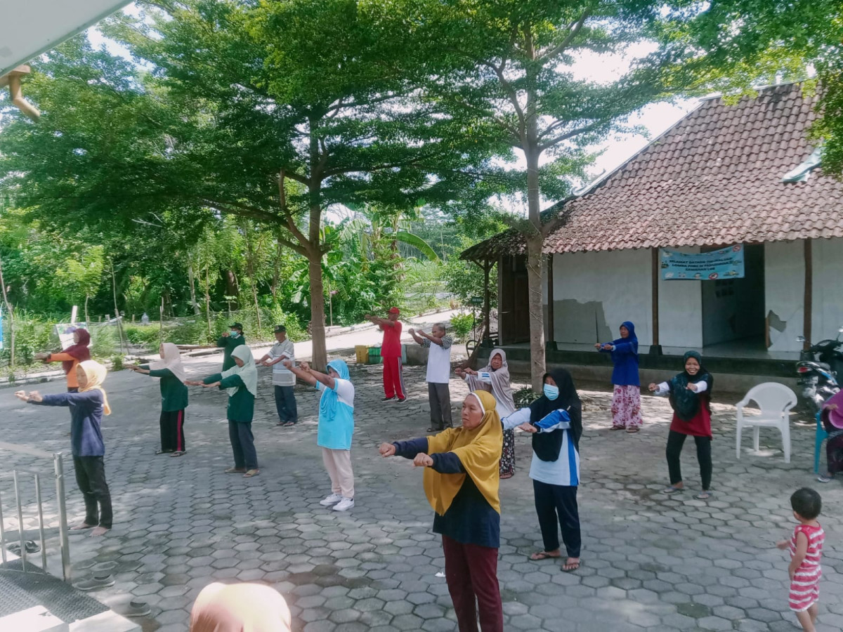 Senam lansia padukuhan Sawahan lor