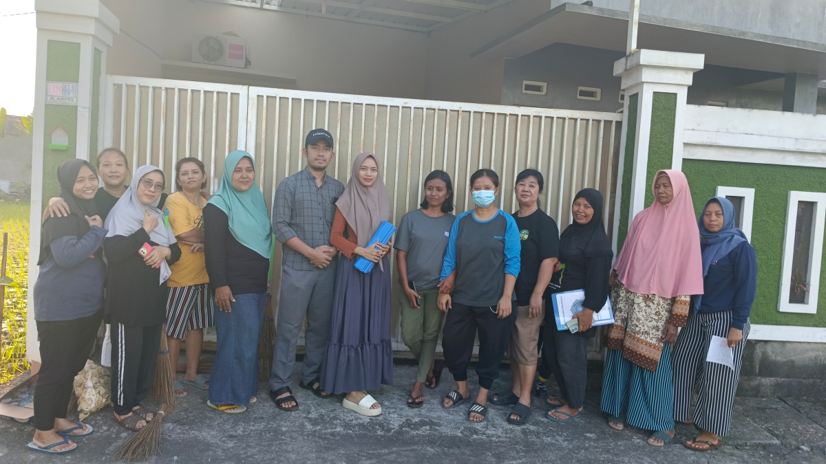 Bersih Lingkungan RT 01 Padukuhan Karangsari