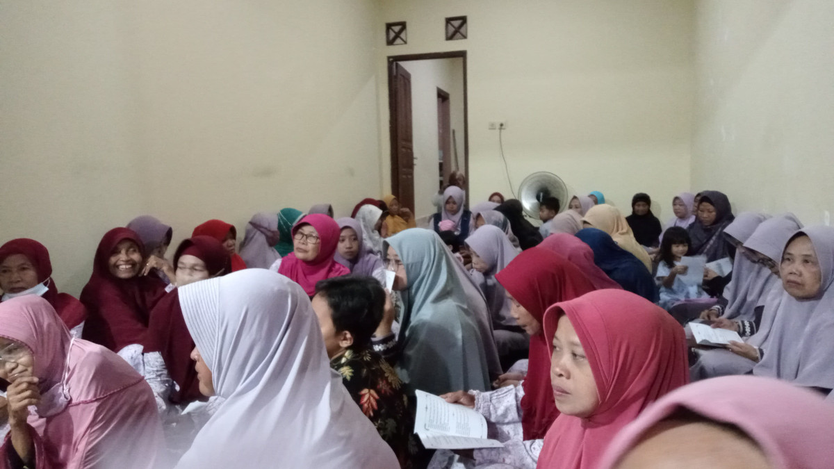 Jamaah yang di garasi