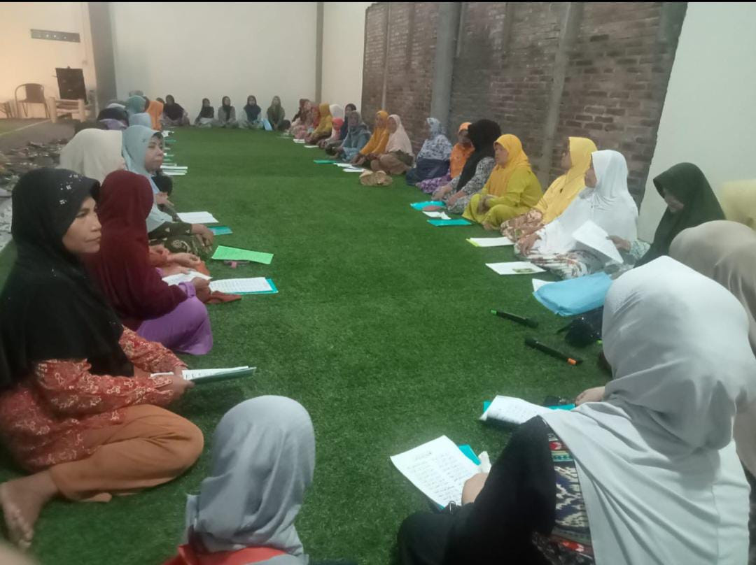 Yasinan Rutin Ibu - Ibu , Kamis Malam di Padukuhan Ceper.