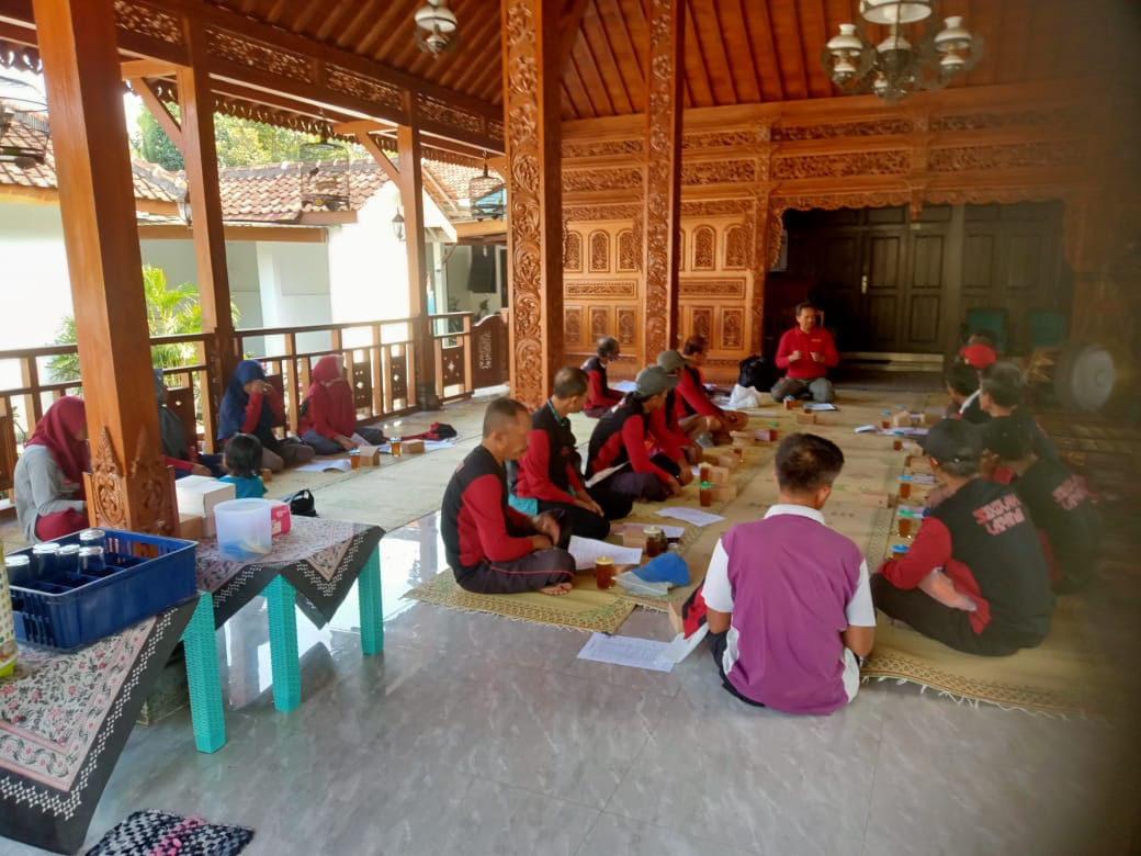 Sekolah lapang budidaya cabe  di padukuhan malangrejo