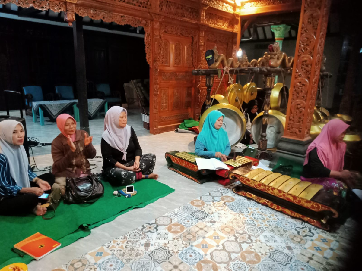 Latihan Karawitan Laras Pertiwi Padukuhan Malangrejo