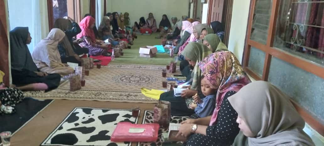 Pertemuan kelompok PKK rw 38 Tegalsari.