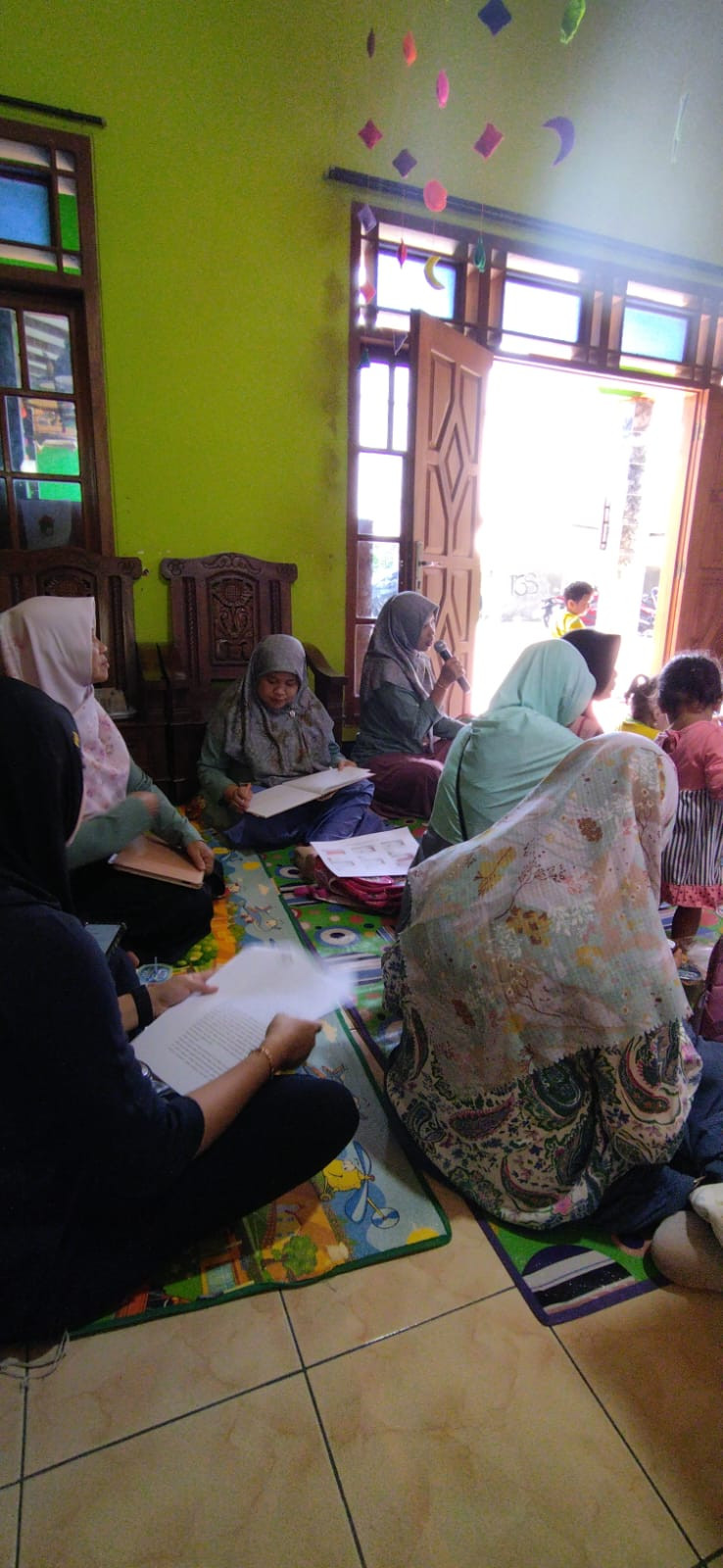 Sambutan ibu kepala sekolah ibu eni hartati.