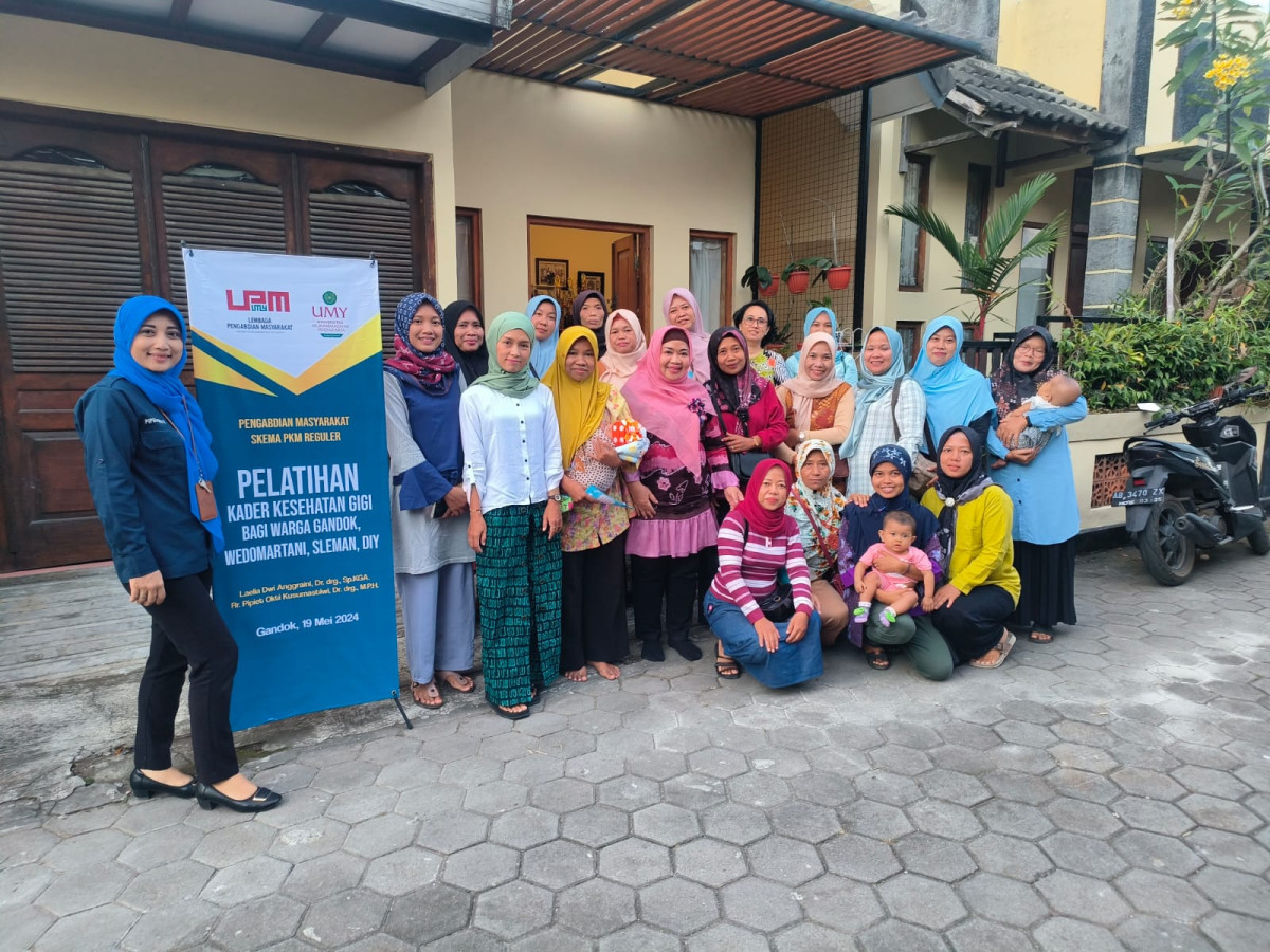 Pelatihan Kader Kesehatan Gigi Bagi Masyarakat Gandok Oleh Lembaga Pengabdian Masyarakat Universitas Muhammadiyah Yogyakarta