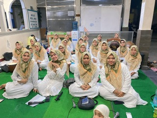 Penampilan hadroh Tanzilla Safana dsn Sanggrahan