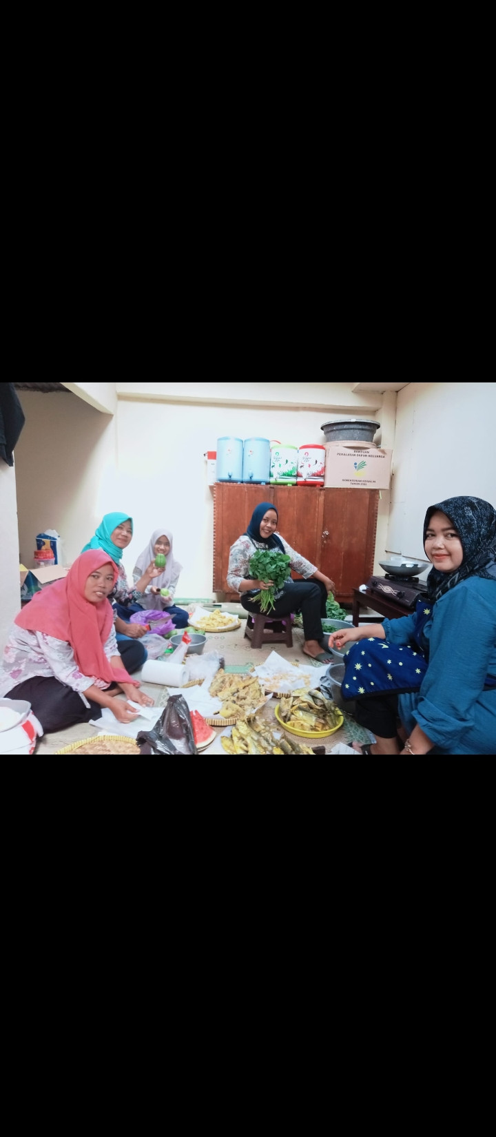 Proses Produksi PMT lokal desa Wedomartani ( oleh kader padukuhan Krapyak )