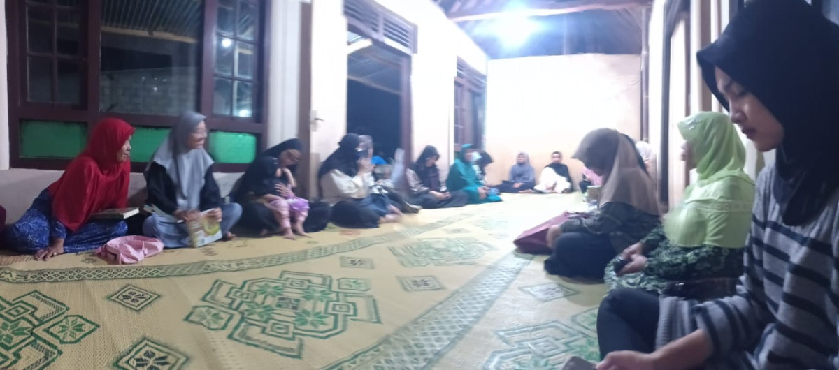 Pengajian malam Jumat ibu ibu Padukuhan Bakungan