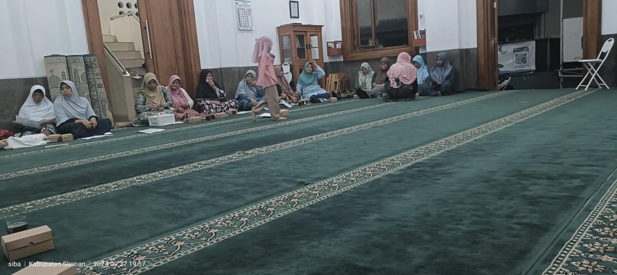 Pengajian rutin tiap malam Sabtu di jetis