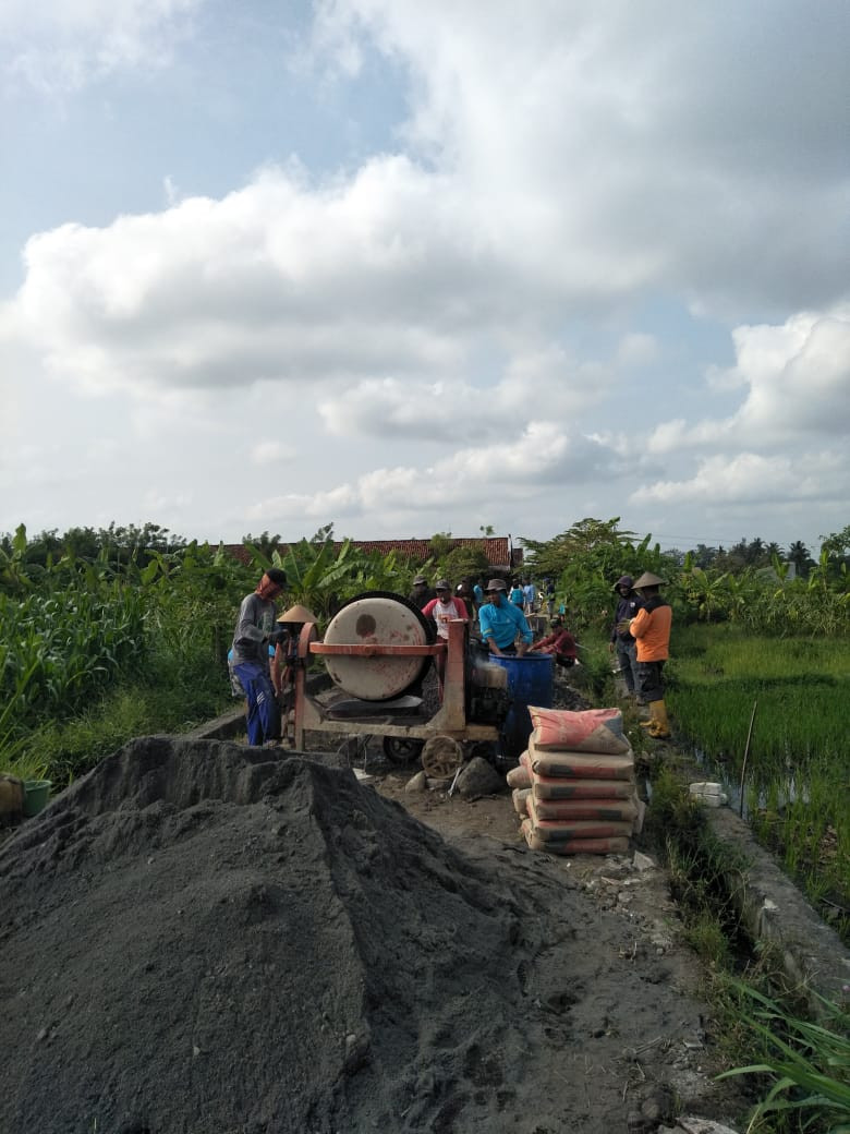 Padat karya gedongan lor