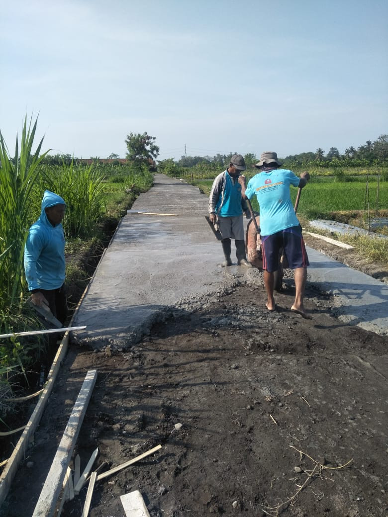 Padat karya gedongan lor