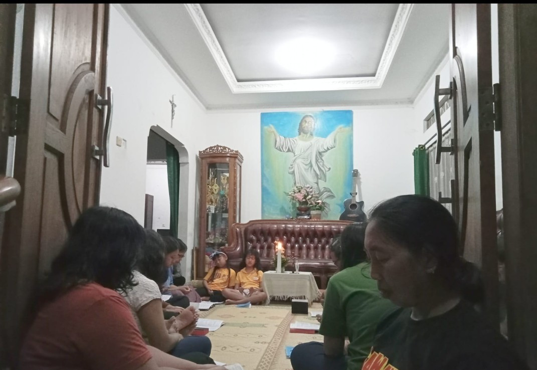 Rosario-8 umat carollus Sawahan kidul