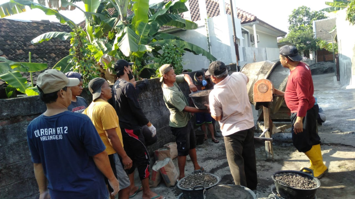 Kegiatan Kerjabakti warga RT 02 rw 33 padukuhan Malangrejo
