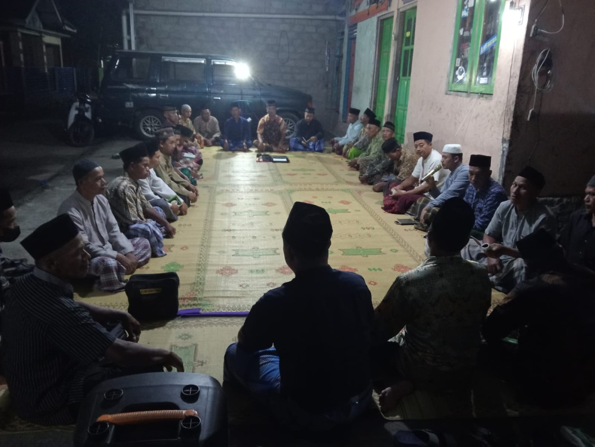 Kegiatan jama'ah Yasinan warga rw 35  Padukuhan Malangrejo