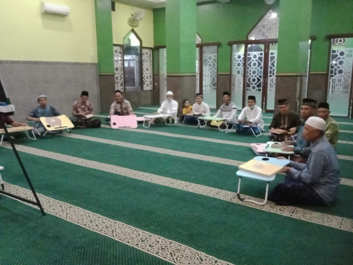 Kegiatan bpk2 Ibu2 masjid Ar Rohmah Malangrejo