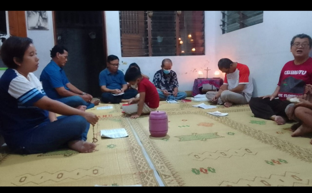 Doa Rosario lingkungan Yustinianus Dusun Babadan