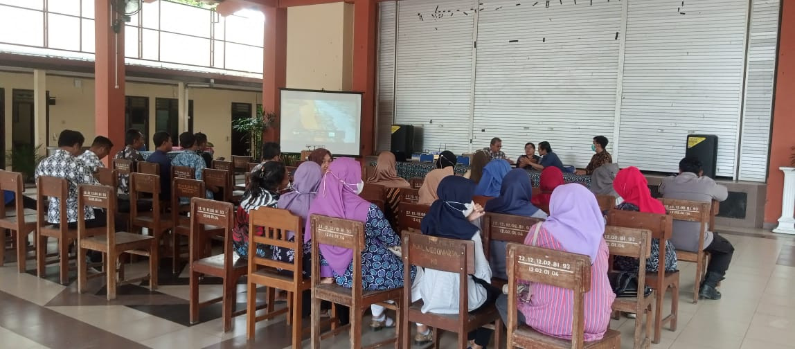 Penyuluhan tentang penyakit TB yg di hadiri oleh kader Krajan