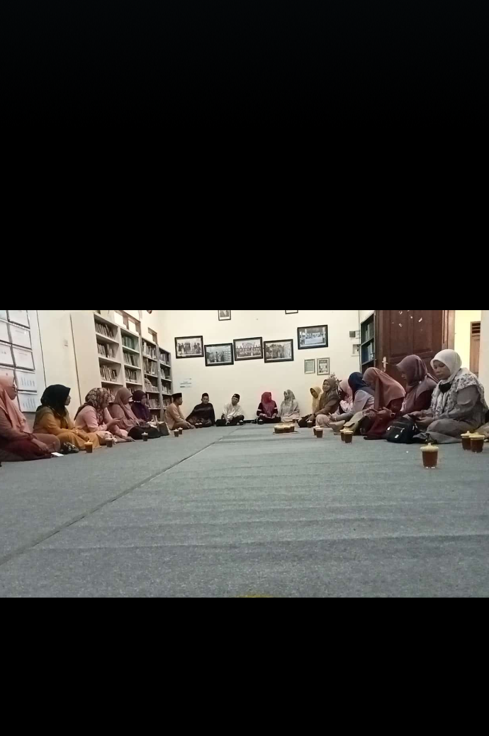 Rapat persiapan parade Hadroh Hut Kelurahan yg di hadiri oleh warga krajan