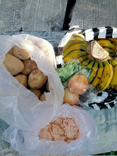 Menyuplai bahan basah PMT lokal oleh kader Sanggrahan