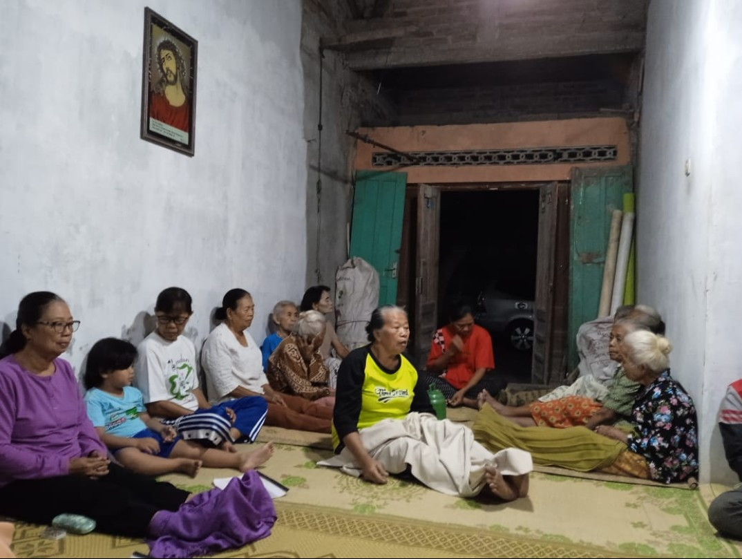 Rosario 25 umat katolik dusun Sawahan kidul