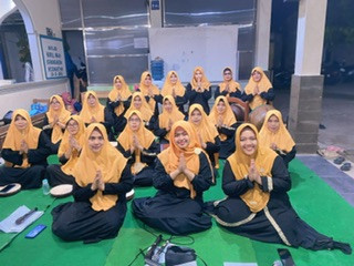 Penampilan group hadroh Tanzilla Saffana dipengajian rutin minggu pahing Sanggrahan