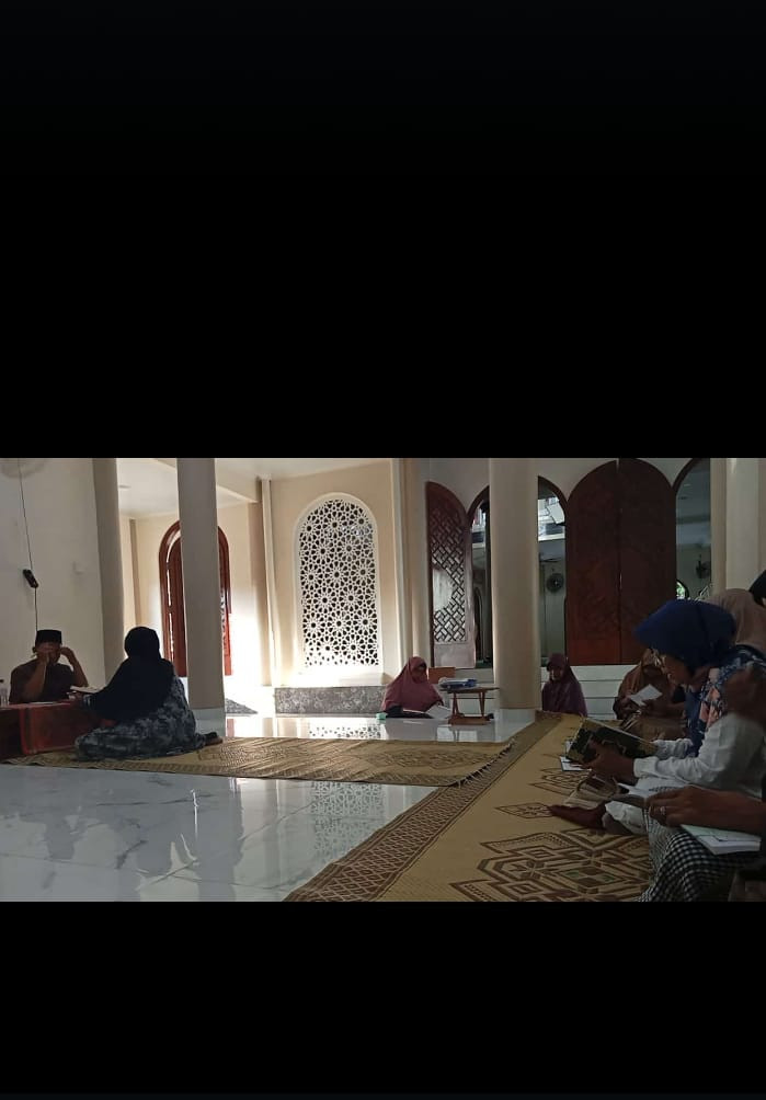 Belajar mengaji dg metode tahsin oleh ibu2 warga krajan
