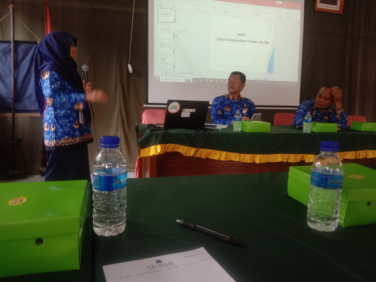 Penyuluhan tentang sistem kewaspadaan pangan dan gizi yg di hadiri oleh kader krajan