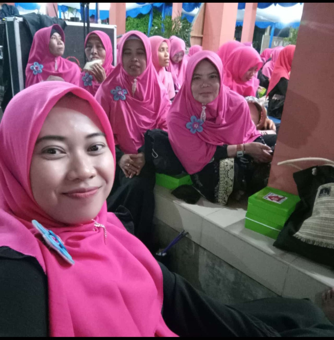 Grup Hadroh At Tadris Pokoh Berkontribusi Dalam Parade Sholawatan Hadroh di Kalurahan Wedomartani