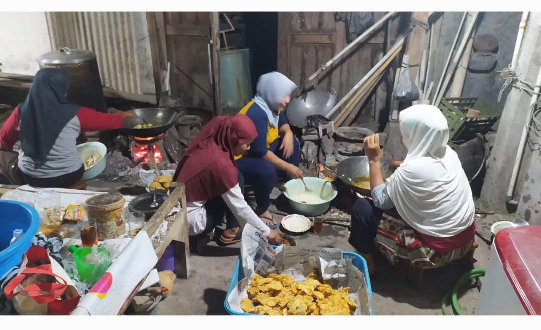 Gotong Royong Masak Di Sripah Pokoh Hari ke 5