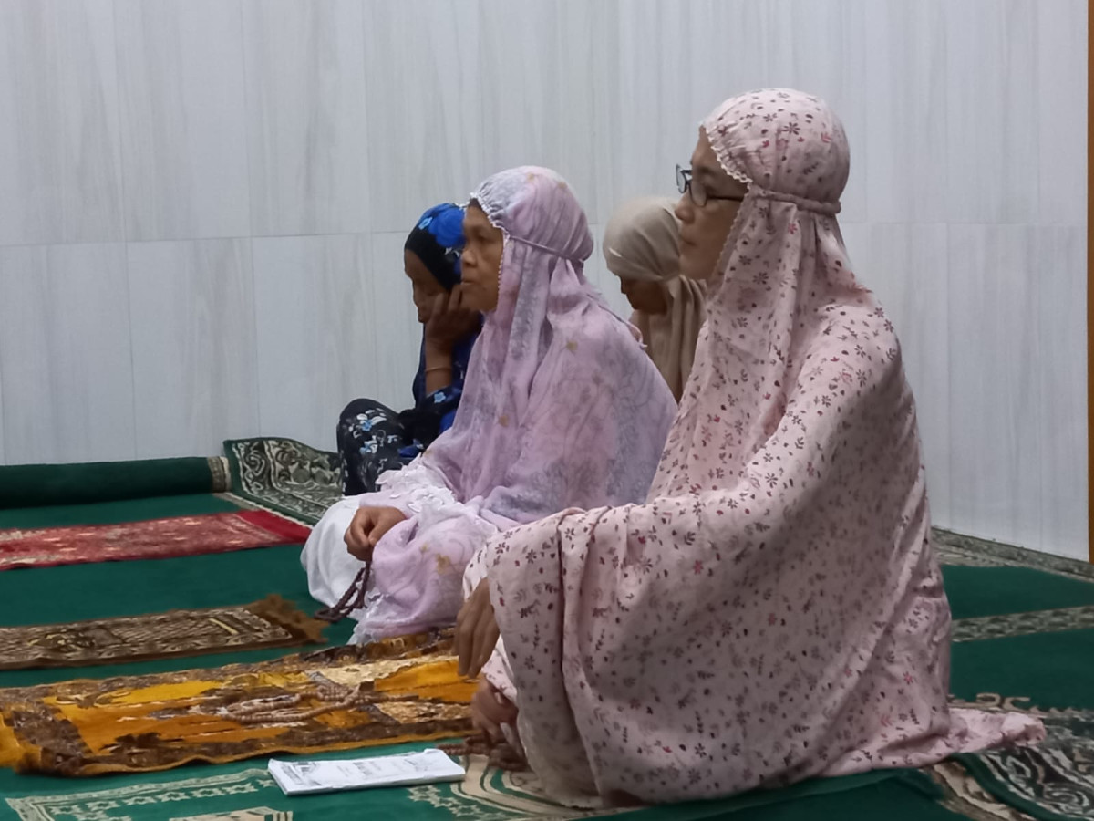 Kegiatan pengajian Ahad pagi di masjid Nurul Faalah gebang jetis
