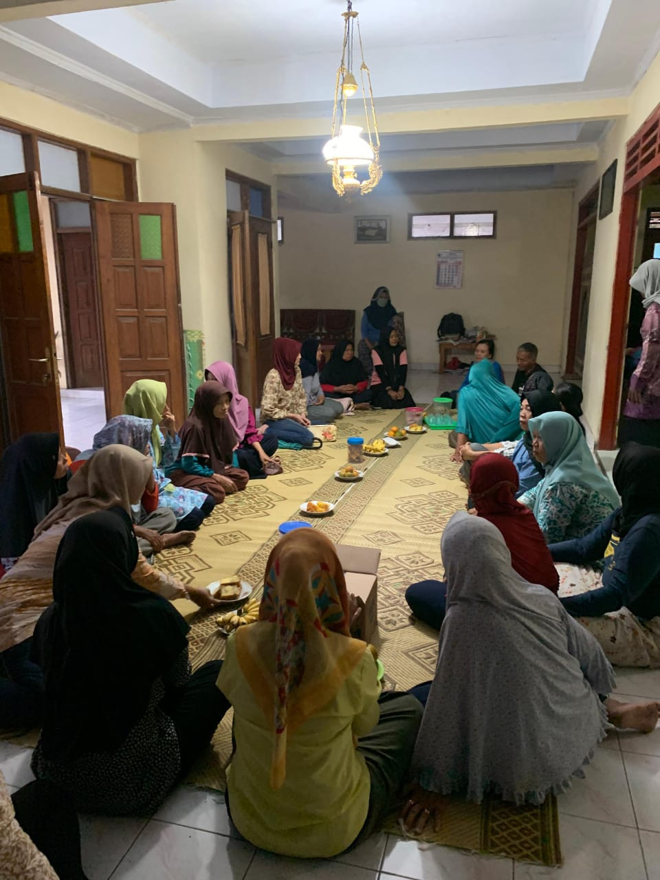 Rukun Sosial Menjenguk Orang Sakit RT 4 Rw 34 Padukuhan Ma;langrejo