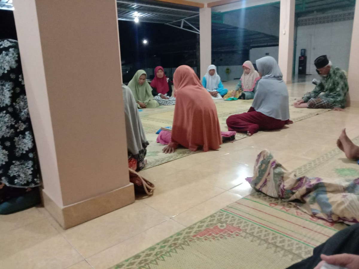 Yasinan Rutin Lansia Pokoh Bulan November minggu ke 2