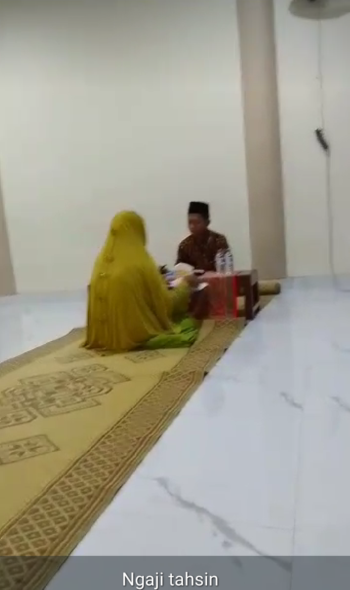 Belajar metode Tahsin Klmpok pengajian Ibu2 warga Krajan