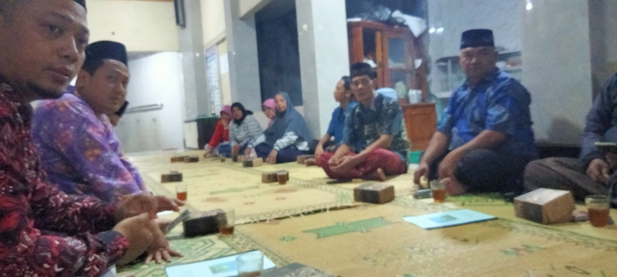 Rapat takmir Masjid Miftahul Huda padukuhan Tonggalan