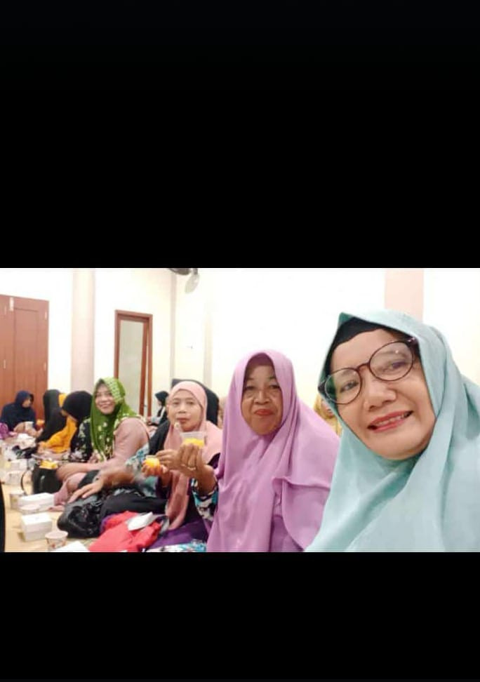 Pengajian rutin malam jumat ibu2 warga krajan