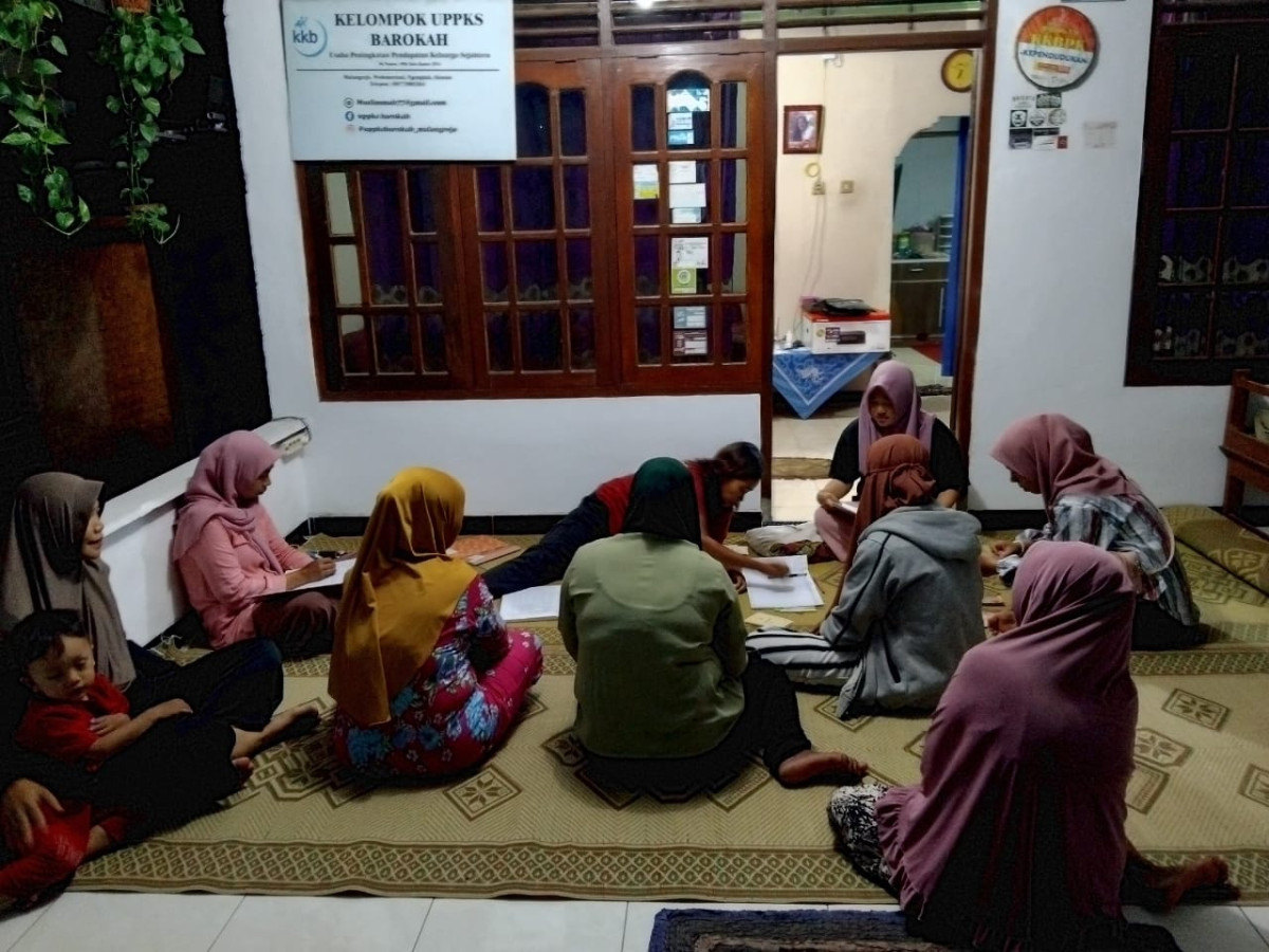 Pertemuan rutin Kelompok Uppka Barokah Padukuhan Malangrejo