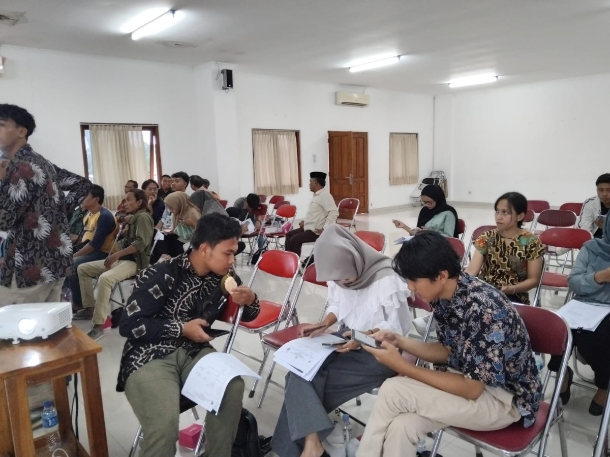 Bimbingan teknis  ke 2 terkait proses pencoblosan dan tungsura serta cara kerja Sie rekap ( tps 31 padukuhan Malangrejo)