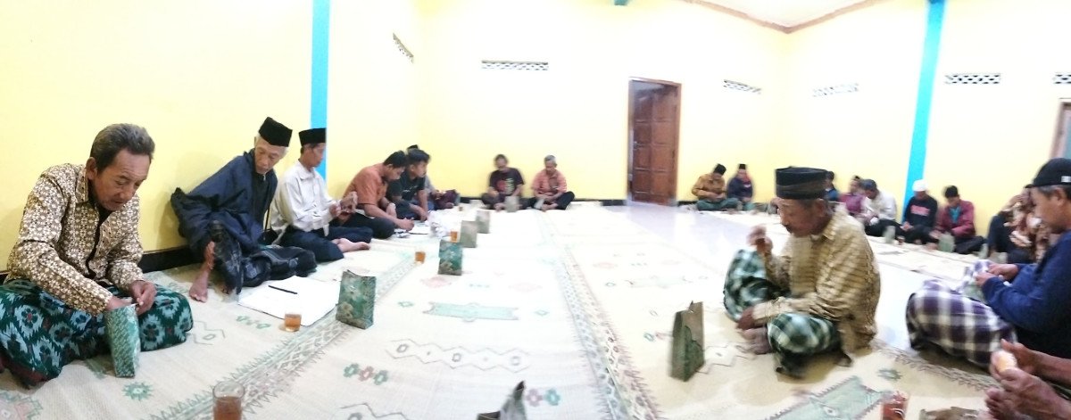 Pertemuan rutin Bapak- bapak rt 4 oadukuhan Tonggalan
