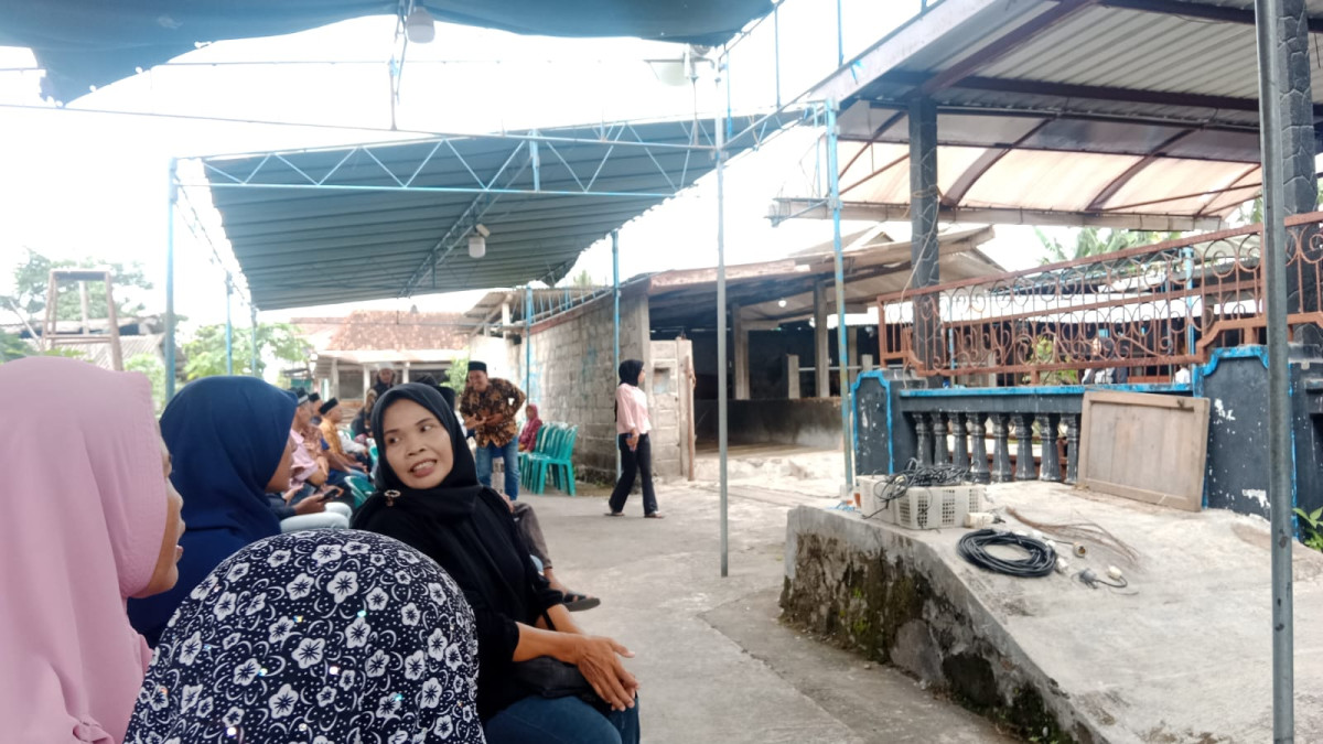 Takziah warga padukuhan Tonggalan