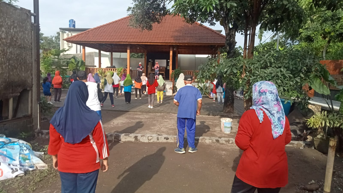 Senam Lansia SETAMAN Malangrejo