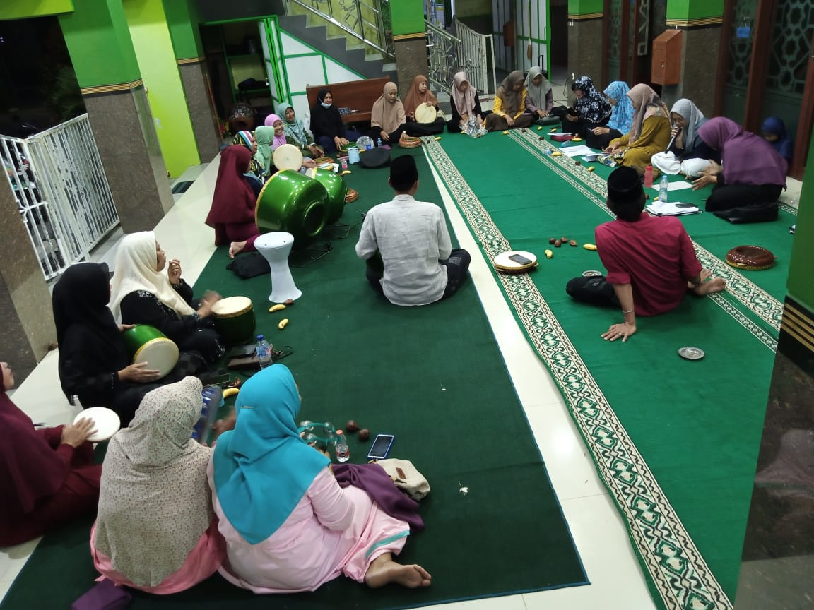 Latihan Hadroh ibu2 Asy Syifa'ul Husna malangrejo
