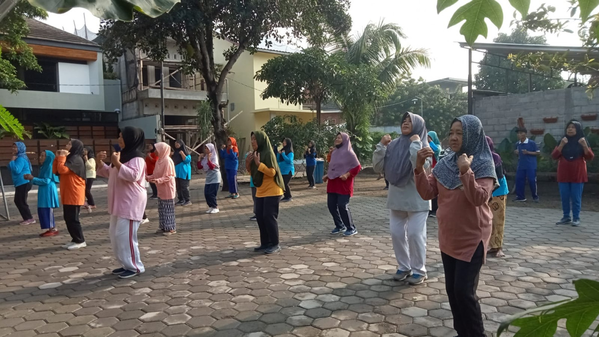 Senam Lansia SETAMAN Malangrejo